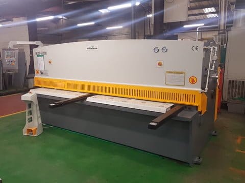 72. hydraulic guillotine installed in yorkshire.