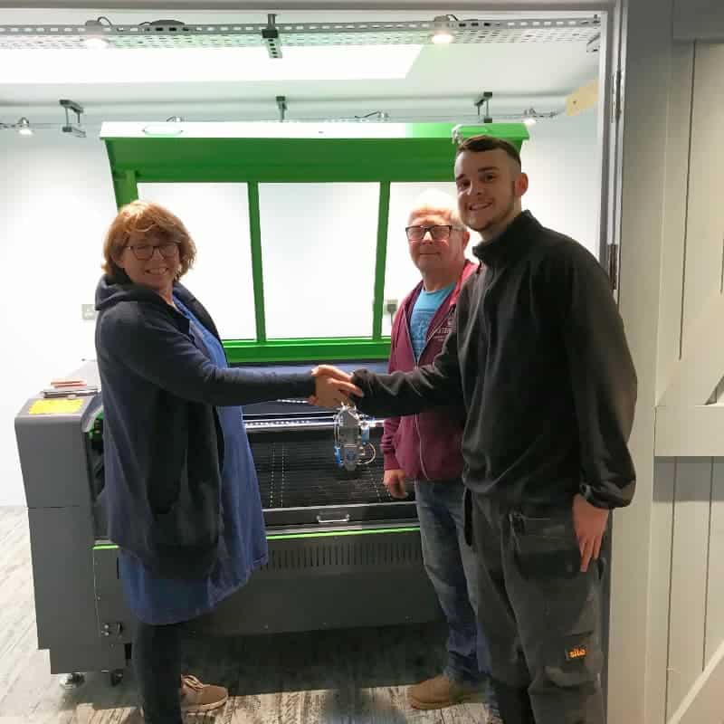 Metal cutting co2 laser cutting machine web 1