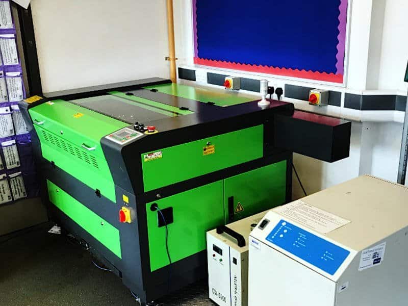 School co2 laser cutter and engraving machine ukjpg